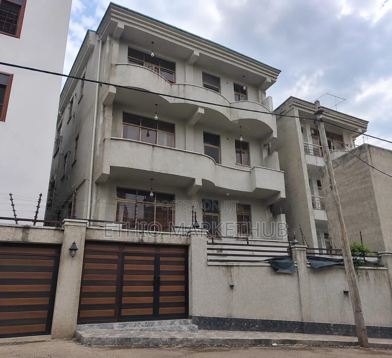 Furnished 7bdrm House in Bole for sale