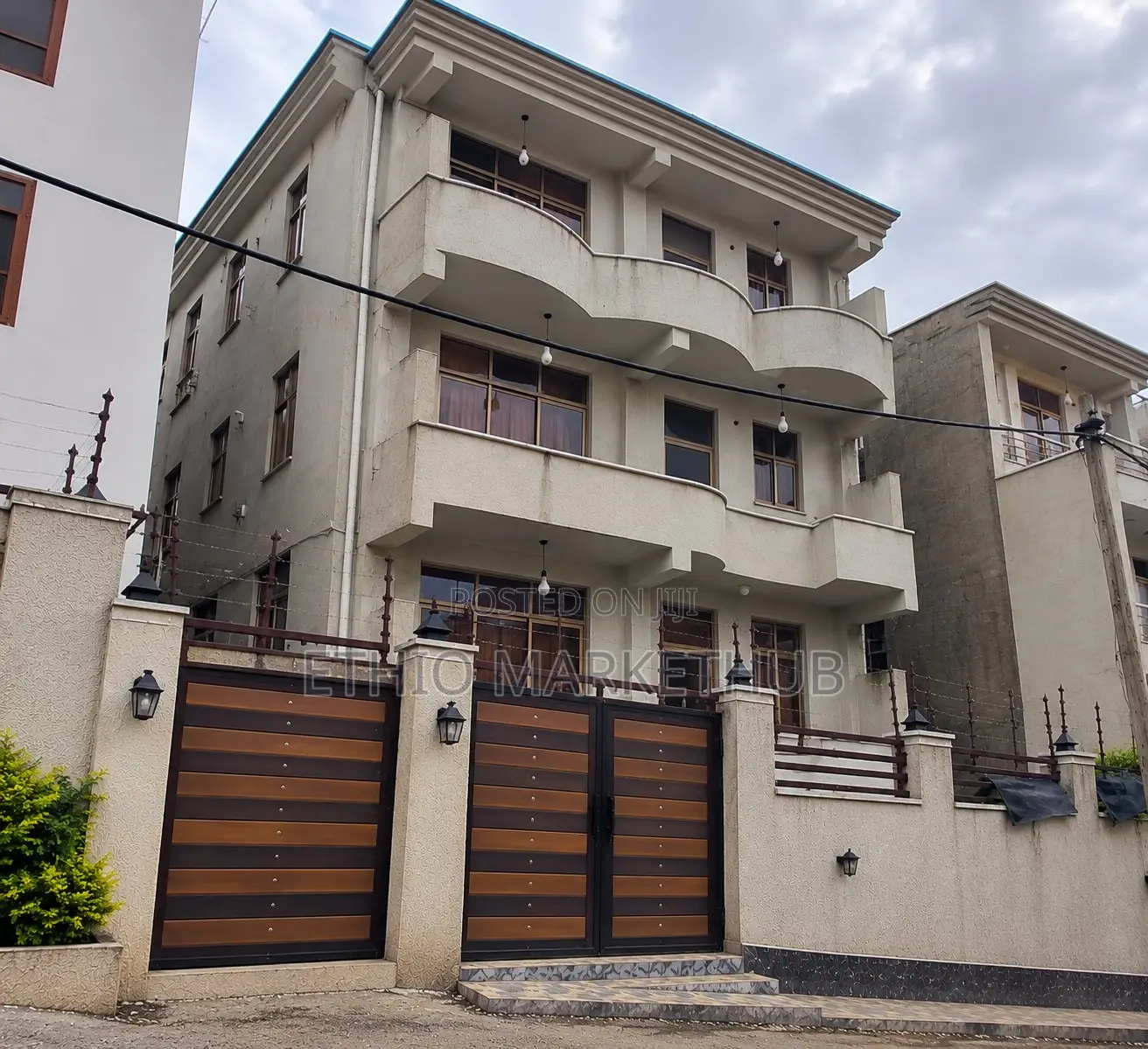 Furnished 7bdrm House in Bole for sale
