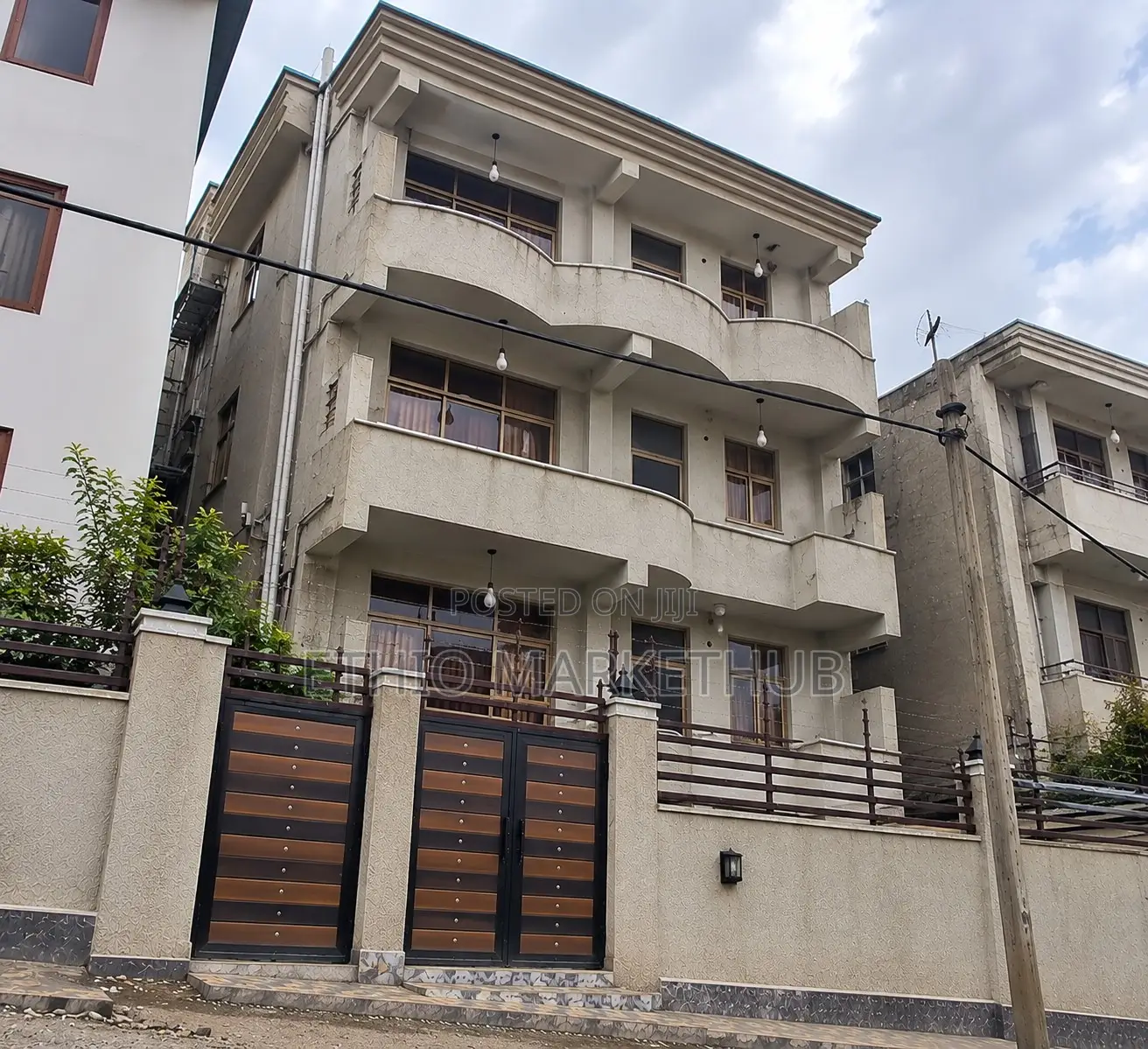 Furnished 7bdrm House in Bole for sale