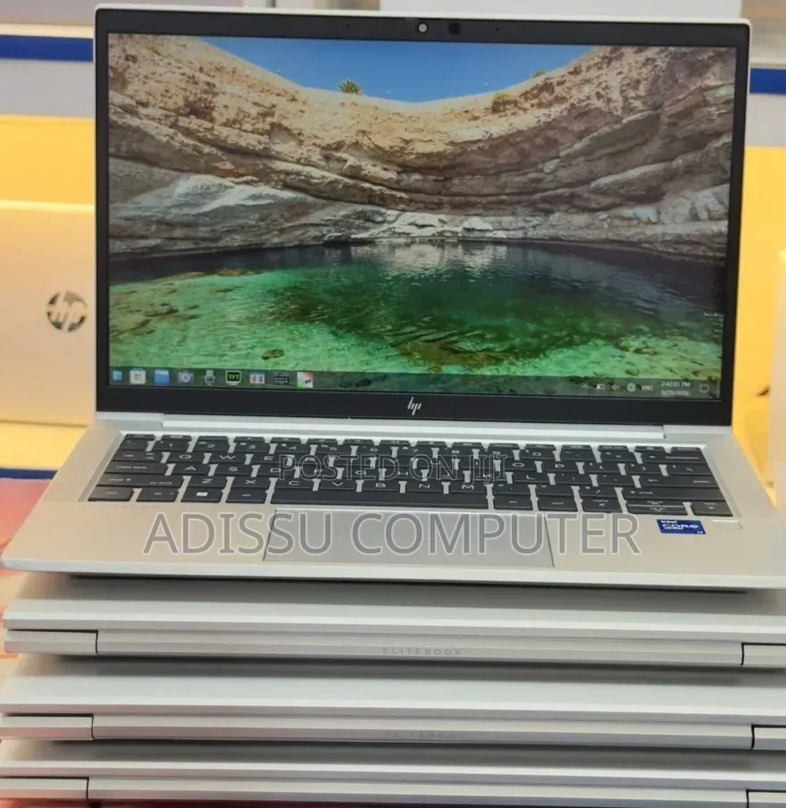 New Laptop HP EliteBook 830 G8 8GB Intel Core i7 SSD 512GB