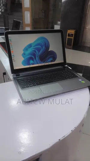 Laptop HP Pavilion 15 8GB Intel Core i5 HDD+SSD 1T