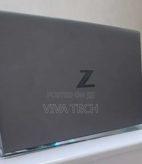 New Laptop HP ZBook Firefly G8 16GB Intel Core i7 SSD 512GB