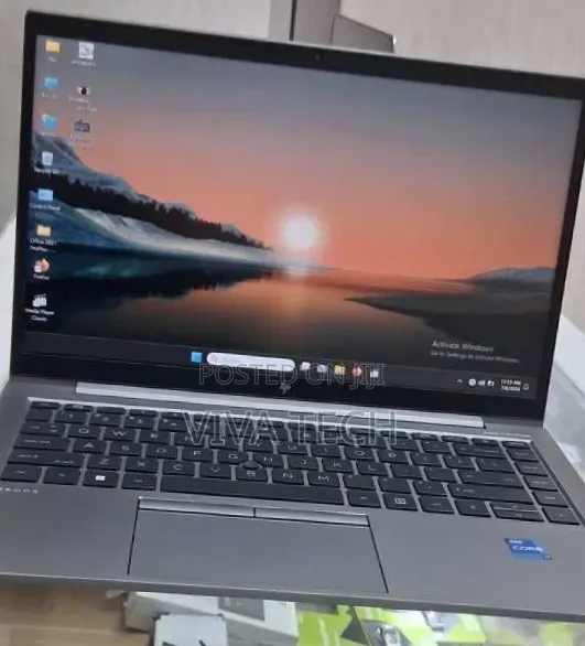 New Laptop HP ZBook Firefly G8 16GB Intel Core i7 SSD 512GB