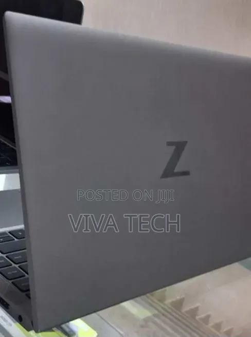 New Laptop HP ZBook Firefly G8 16GB Intel Core i7 SSD 512GB