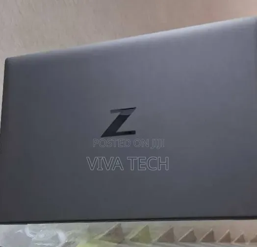 New Laptop HP ZBook Firefly G8 16GB Intel Core i7 SSD 512GB