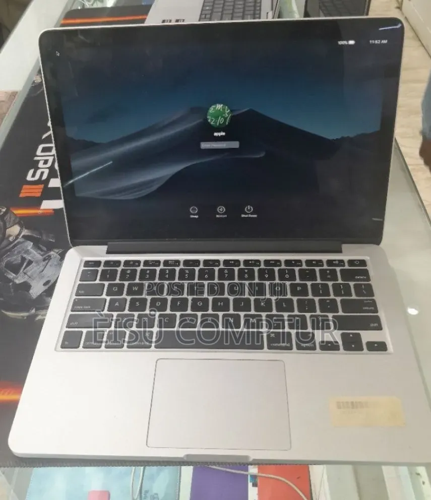 New Laptop Apple MacBook Air 2015 16GB Intel Xeon SSD 256GB
