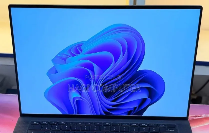 New Laptop Dell Precision 5560 16GB Intel Core i9 SSD 512GB