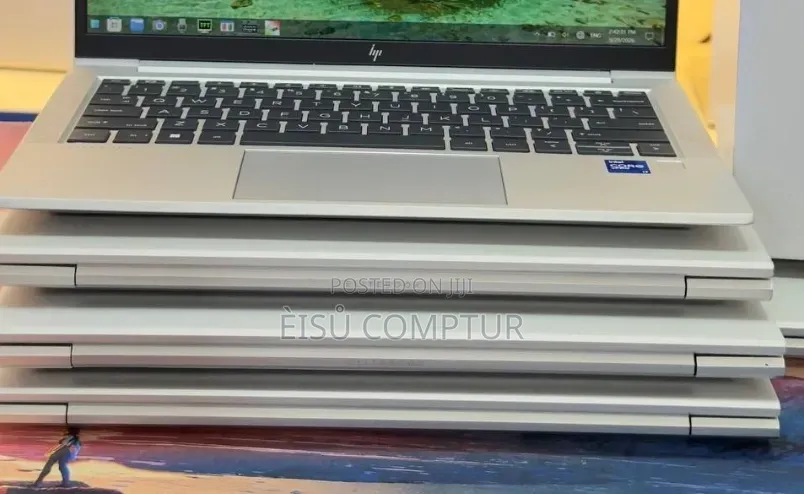 New Laptop HP EliteBook 830 G8 8GB Intel Core i7 SSD 512GB