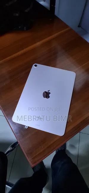 New Apple iPad Air (2022) 64 GB Pink