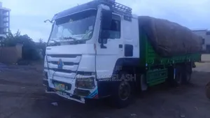 አስቸኳይ ለገበያ የወጣ Make: Sino Truck Model: Kasoni Year: 2015