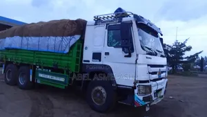 አስቸኳይ ለገበያ የወጣ Make: Sino Truck Model: Kasoni Year: 2015