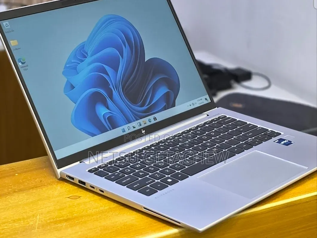 New Laptop HP EliteBook 840 10 16GB Intel Core i7 SSD 512GB