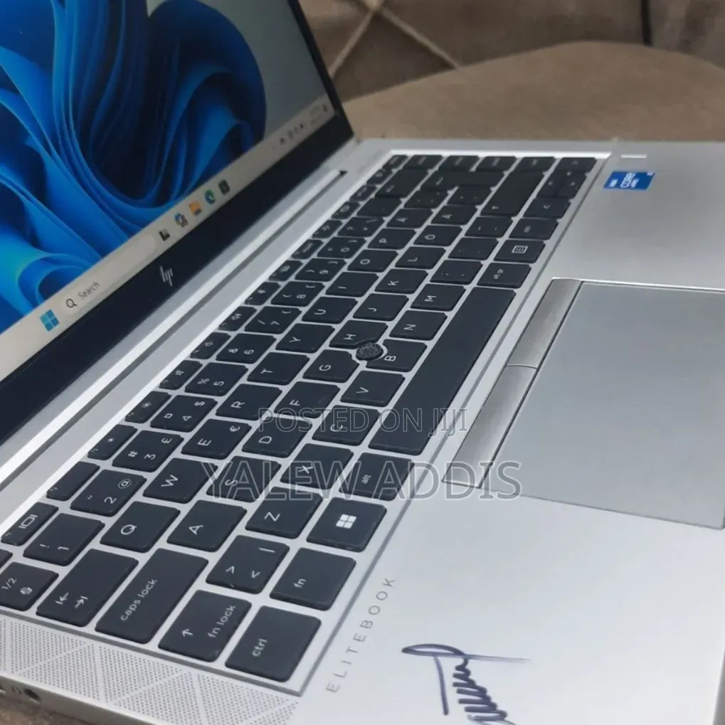 New Laptop HP EliteBook 840 G8 16GB Intel Core i5 SSD 512GB