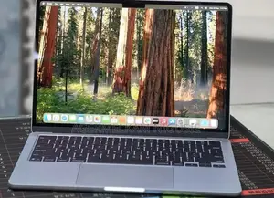 New Laptop Apple MacBook Air 2025 M4 16GB Intel Core i9 SSD 512GB