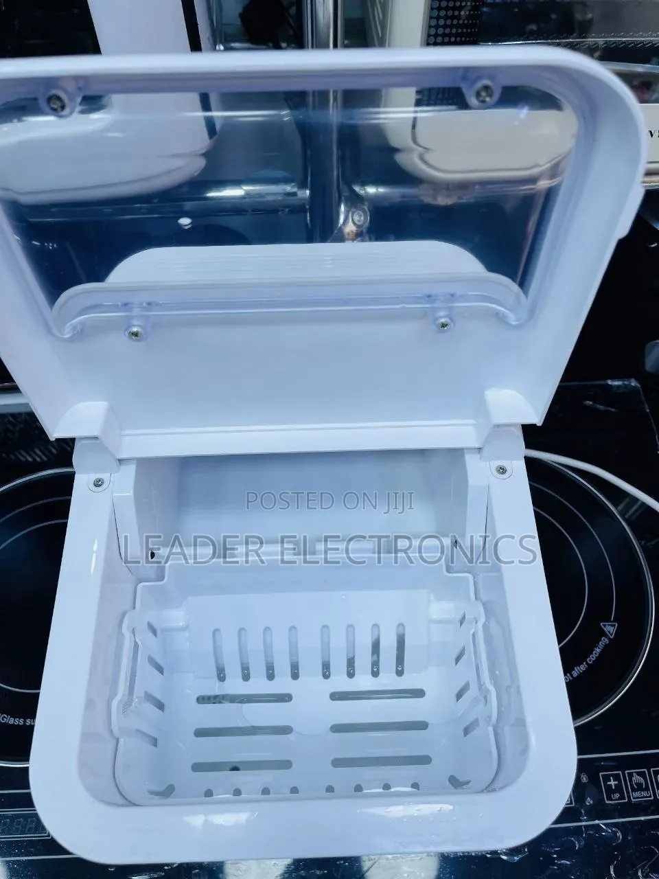 Ice Maker ( የበረዶ ማምረቻ ማሸን ]