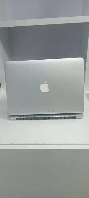 New Laptop Apple MacBook Air 2017 8GB Intel Core i5 SSD 256GB