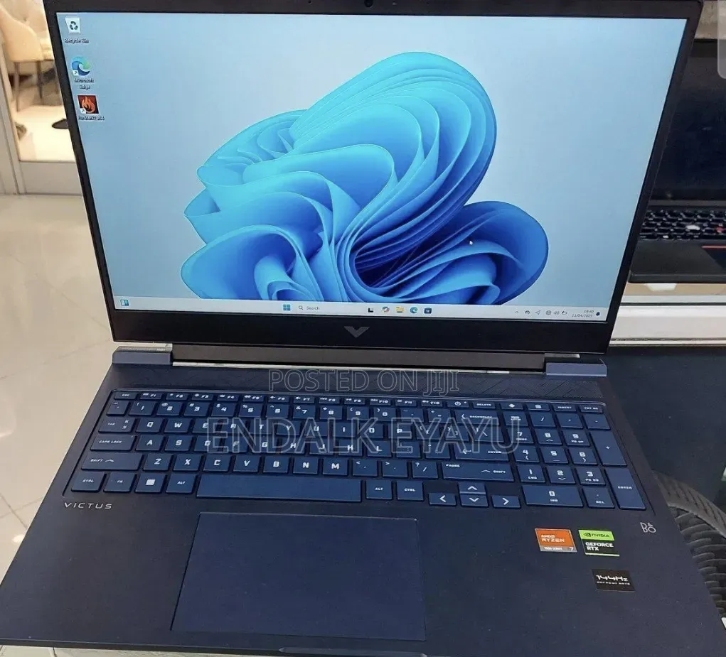New Laptop HP Victus 16 8GB AMD Ryzen 7 SSD 1T