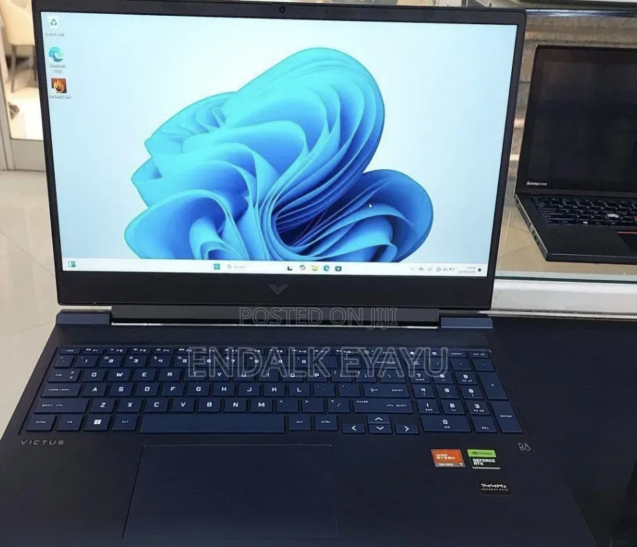 New Laptop HP Victus 16 8GB AMD Ryzen 7 SSD 1T