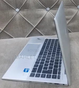 New Laptop HP EliteBook 830 G8 16GB Intel Core i5 SSD 512GB