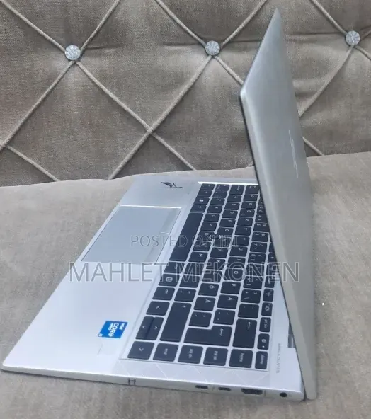 New Laptop HP EliteBook 830 G8 16GB Intel Core i5 SSD 512GB