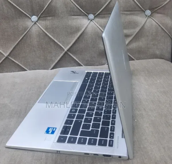 New Laptop HP EliteBook 830 G8 16GB Intel Core i5 SSD 512GB
