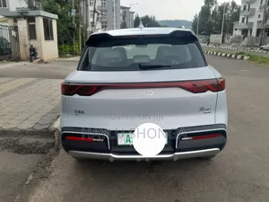 BYD Yuan Up 2025 Silver