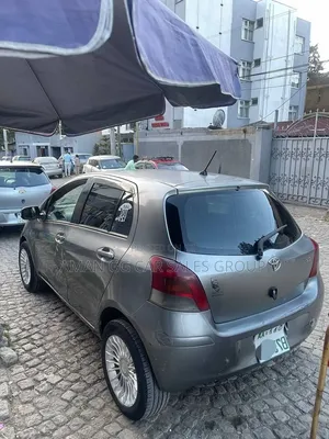 Toyota Yaris 2009 Gray