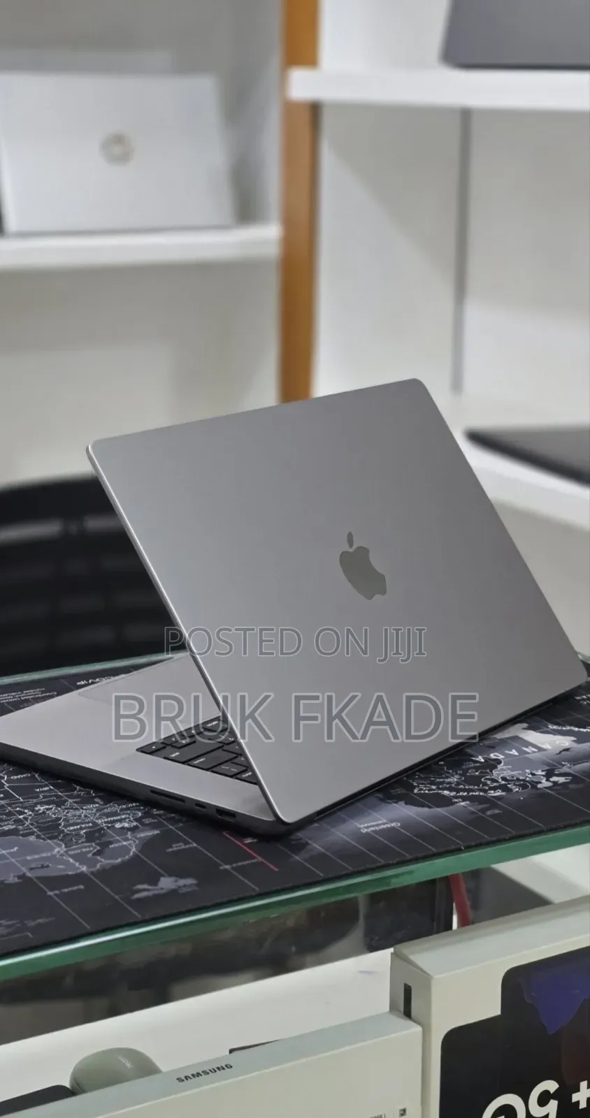 New Laptop Apple MacBook Pro 2022 M2 16GB Apple M2 SSD 512GB