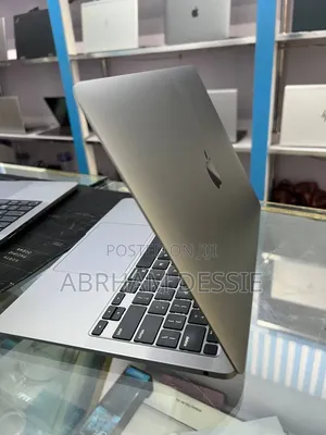 New Laptop Apple MacBook Air 2020 M1 16GB Apple M1 SSD 256GB