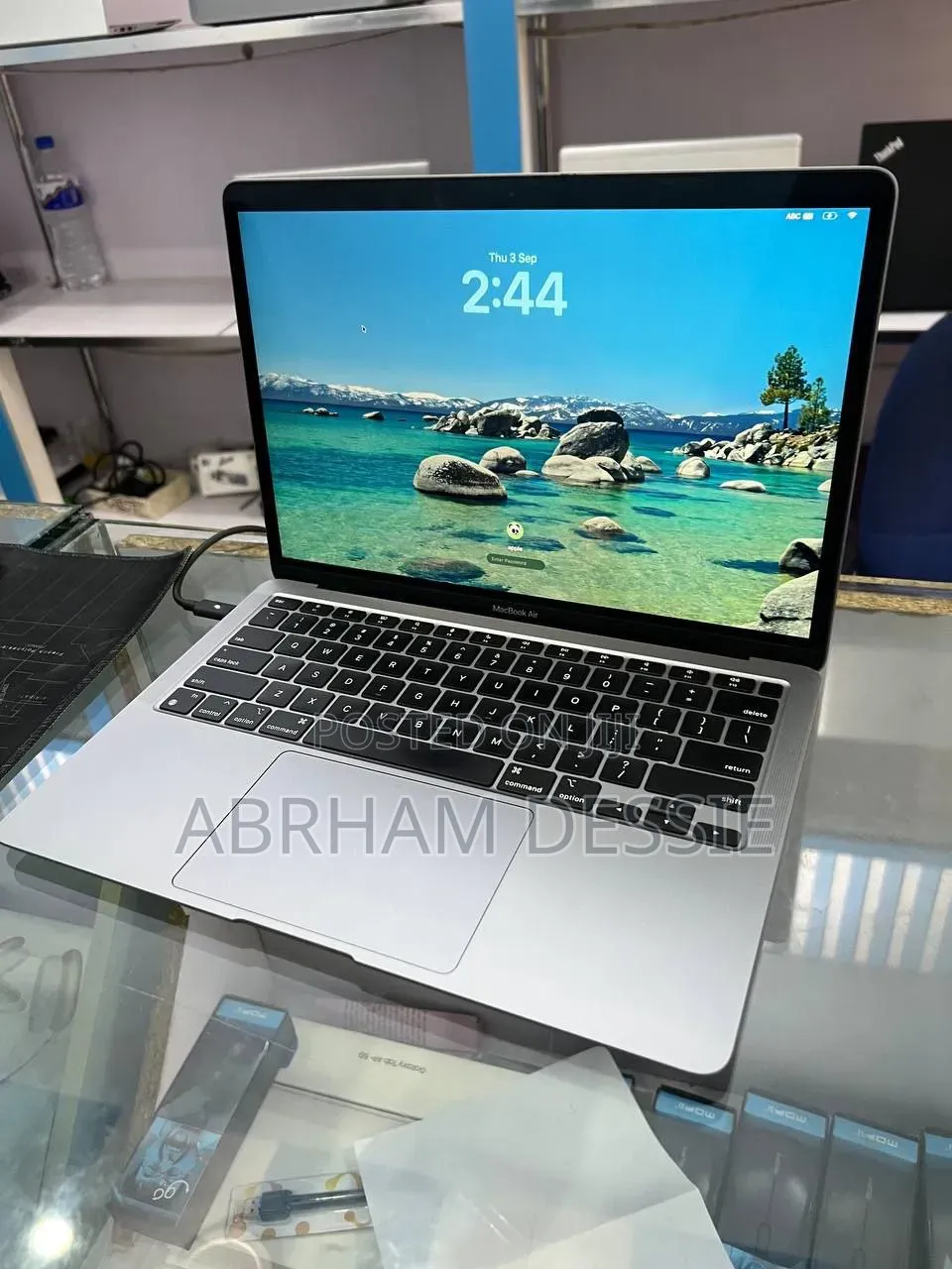 New Laptop Apple MacBook Air 2020 M1 16GB Apple M1 SSD 256GB