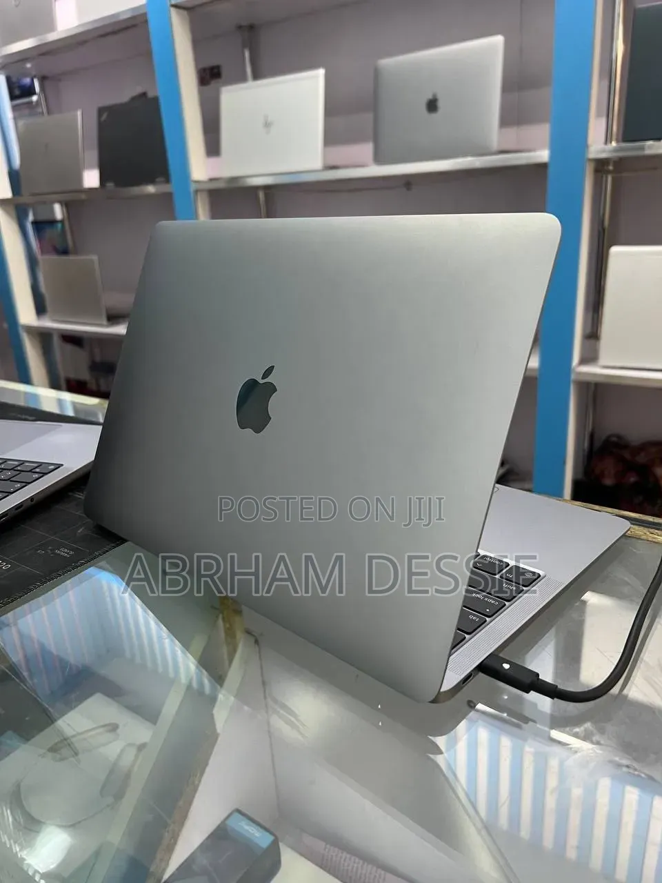 New Laptop Apple MacBook Air 2020 M1 8GB Apple M1 SSD 256GB