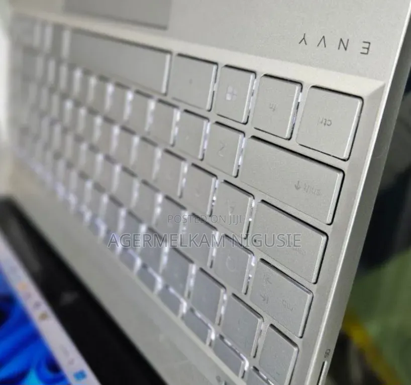 New Laptop HP Envy 13 16GB Intel Core i5 SSD 512GB