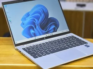 New Laptop HP EliteBook 840 10 16GB Intel Core i7 SSD 512GB