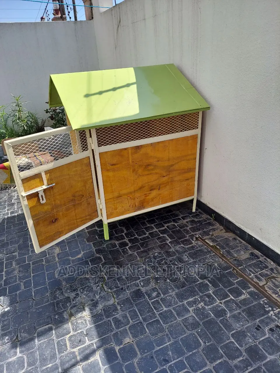 Dog House and Accessories