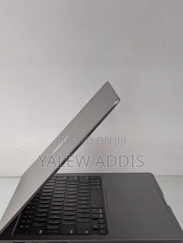 New Laptop Apple MacBook Pro 2021 M1 16GB Apple M1 SSD 512GB