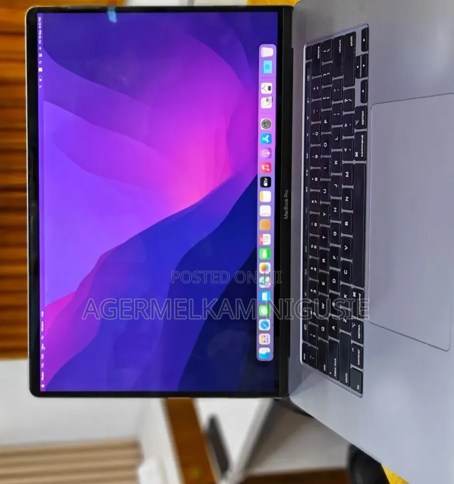 New Laptop Apple MacBook Pro 2019 16GB Intel Core i9 SSD 512GB