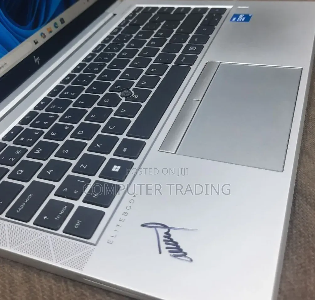 New Laptop HP EliteBook 840 G8 16GB Intel Core i5 SSD 512GB