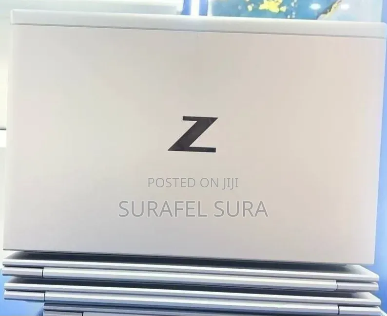 New Laptop HP ZBook Firefly G8 16GB Intel Core i7 SSD 512GB