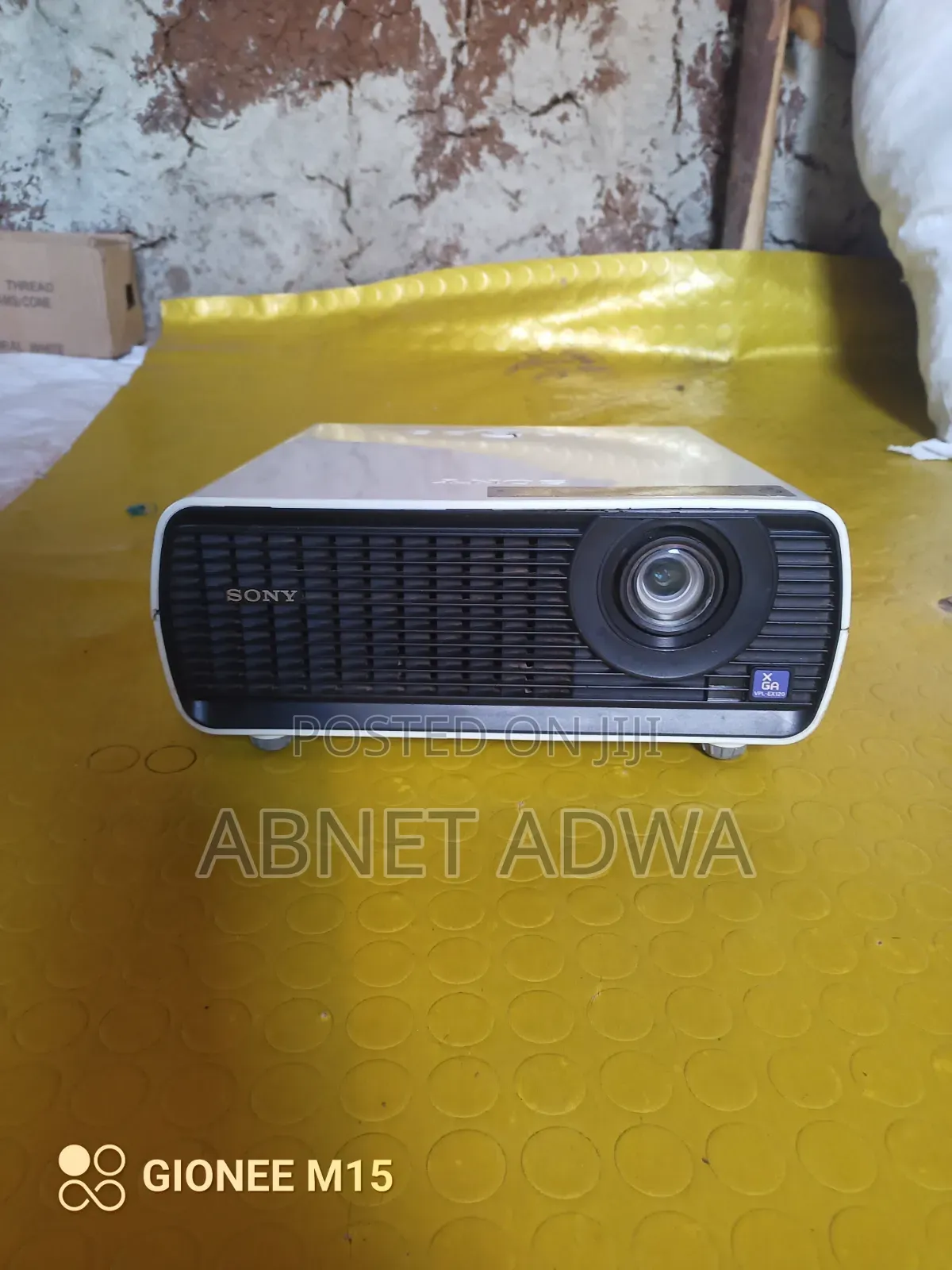 Sony Projecter አሪፍ ሁኔታላይ ያለ