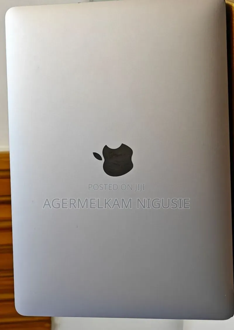 New Laptop Apple MacBook 2020 8GB Intel Core i5 SSD 512GB