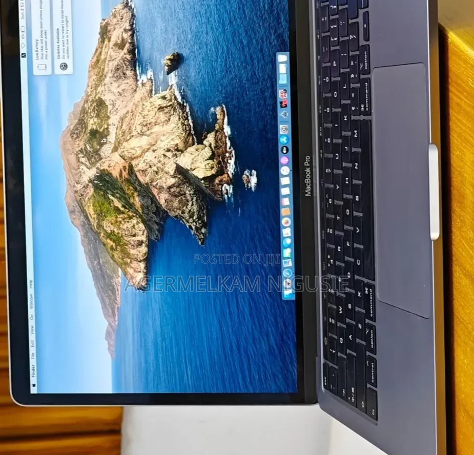 New Laptop Apple MacBook 2020 8GB Intel Core i5 SSD 512GB