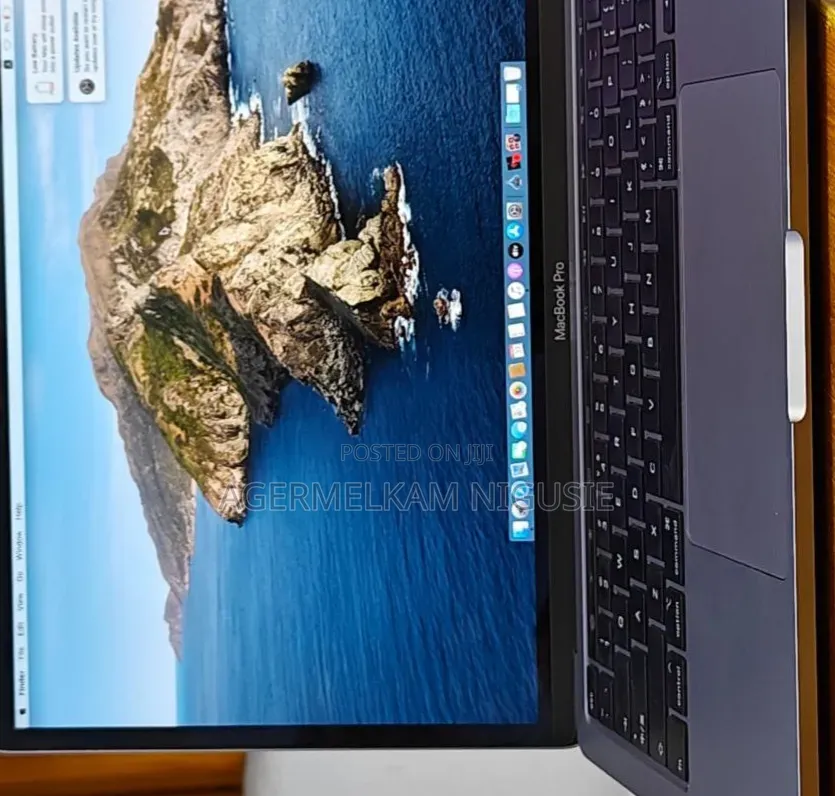 New Laptop Apple MacBook 2020 8GB Intel Core i5 SSD 512GB