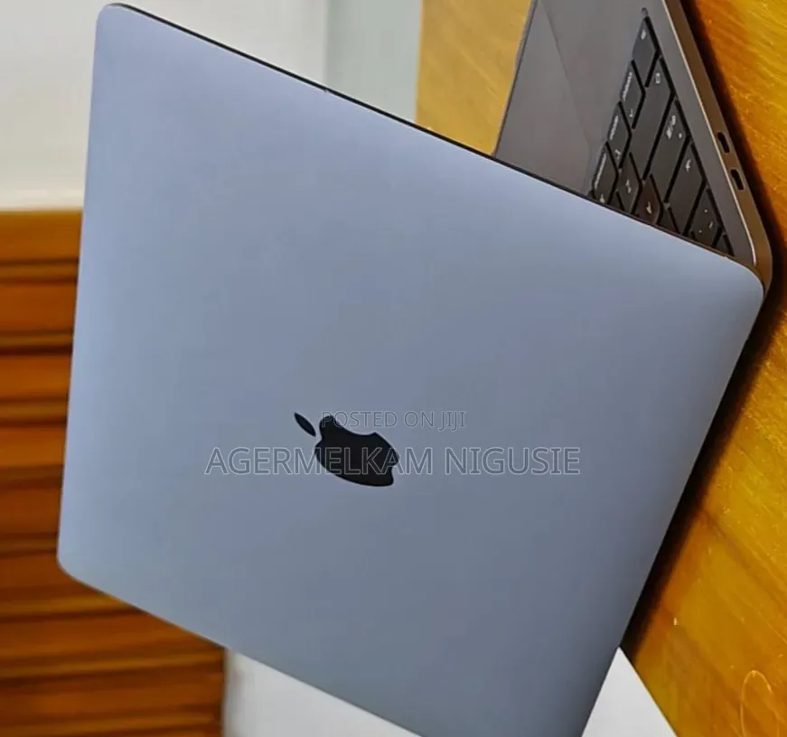 New Laptop Apple MacBook 2020 8GB Intel Core i5 SSD 512GB
