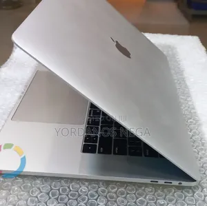 New Laptop Apple MacBook Pro 2018 16GB Intel Core i7 SSD 256GB