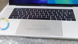 New Laptop Apple MacBook Pro 2018 16GB Intel Core i7 SSD 256GB