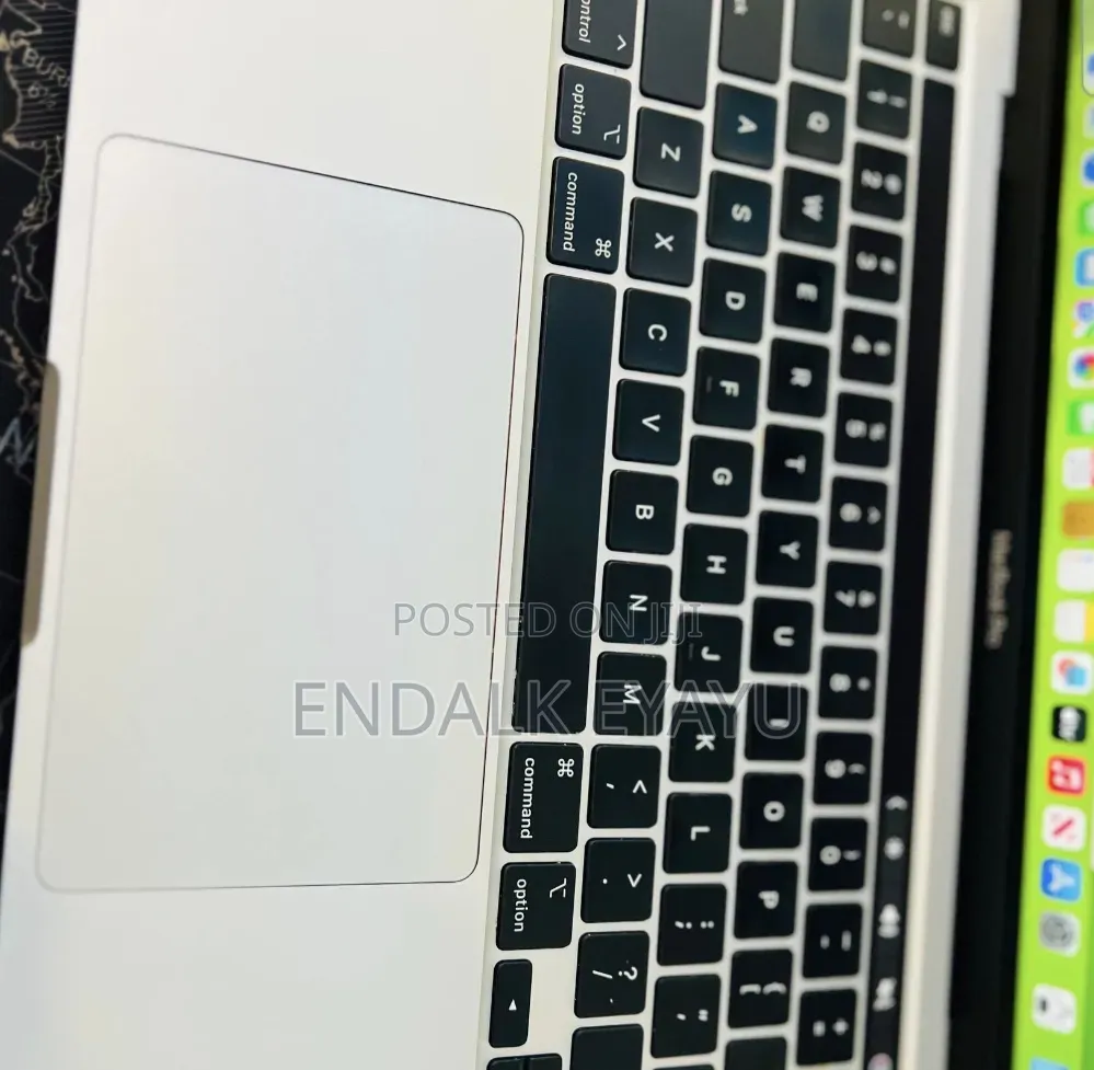 New Laptop Apple MacBook Pro 2021 M1 16GB Apple M1 Pro SSD 256GB