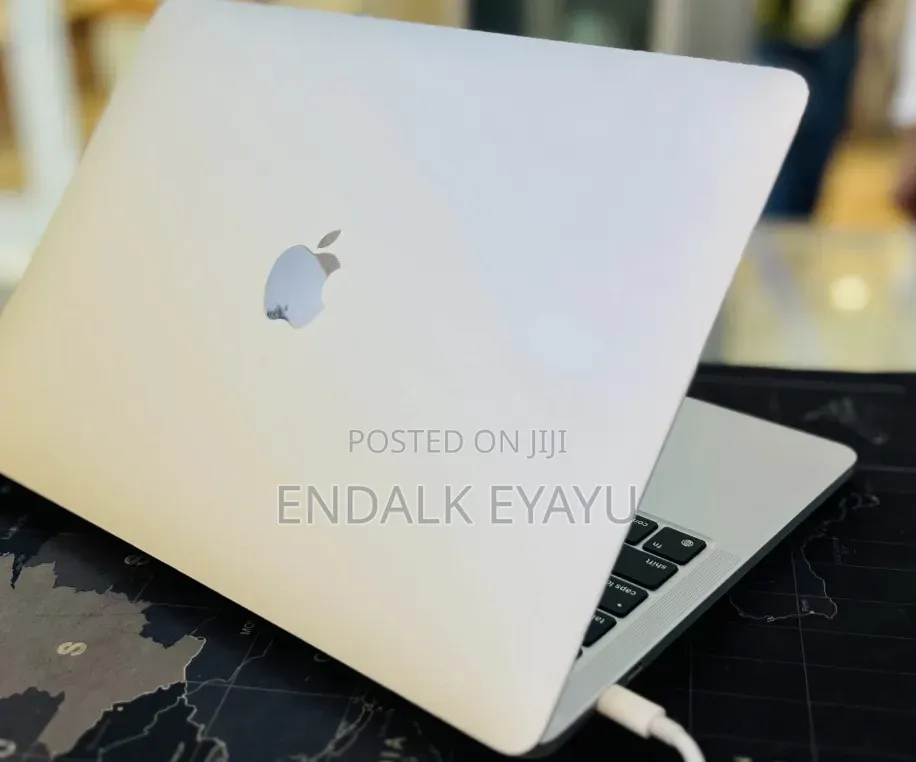 New Laptop Apple MacBook Pro 2021 M1 16GB Apple M1 Pro SSD 256GB