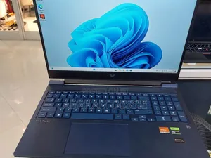 New Laptop HP 8GB AMD Ryzen 7 SSD 1T