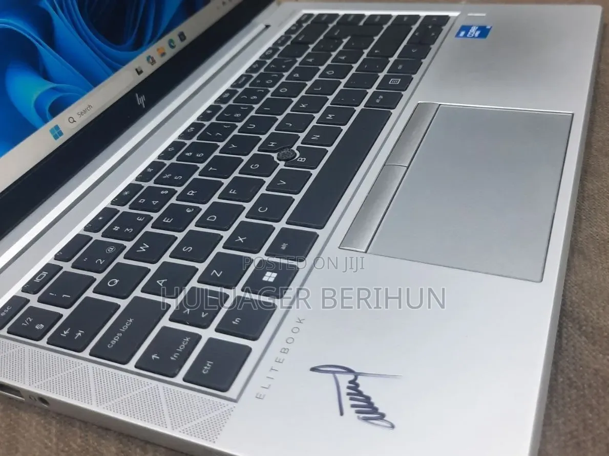 New Laptop HP EliteBook 840 G8 16GB Intel Core i5 SSD 512GB