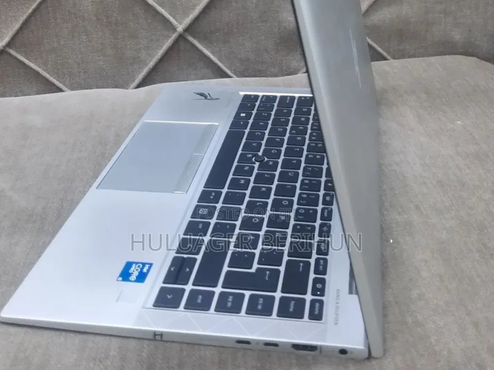 New Laptop HP EliteBook 840 G8 16GB Intel Core i5 SSD 512GB